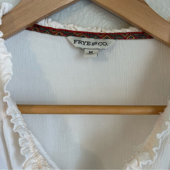 Frye & Co Women’s Long Sleeve Flowy Peasant Blouse in Cream, Size Medium - Picture 2 of 5